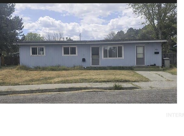 413 N 4th W, Mountain Home, ID 83647