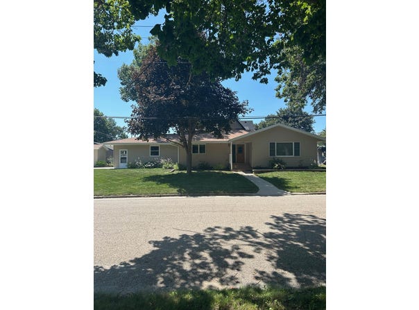 151 W Maple, Hartley, IA 51346
