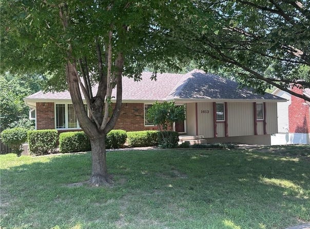 1613 SW 20th Street, Blue Springs, MO 64015