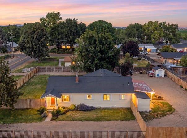 806 W Logan St, Caldwell, ID 83605