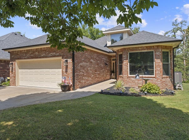 58521 E 295 Road, Grove, OK 74344
