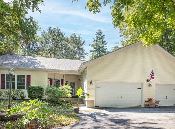 299 River Point Road, Hollister, MO 65672
