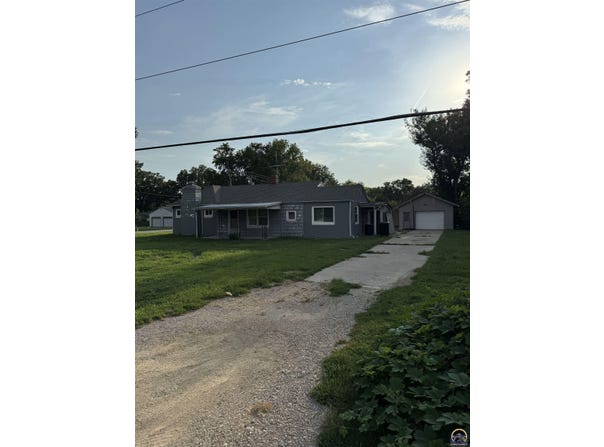 2201 NW Clay ST, Topeka, KS 66608