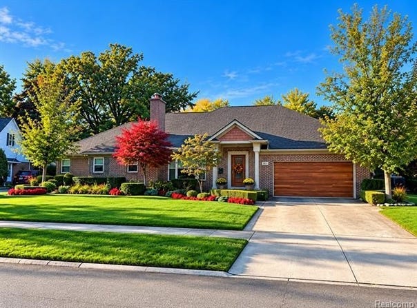 971 S Renaud Road, Grosse Pointe Woods, MI 48236