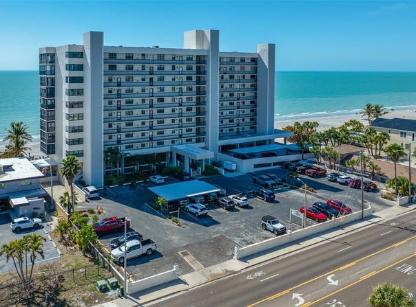 15462 GULF Boulevard, MADEIRA BEACH, FL 33708