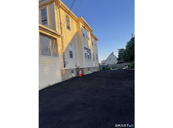 194 Adams Street, Bridgeport, CT 06607
