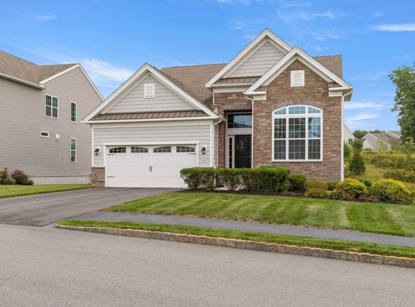 64 Pine Tree Dr, Methuen, MA 01844