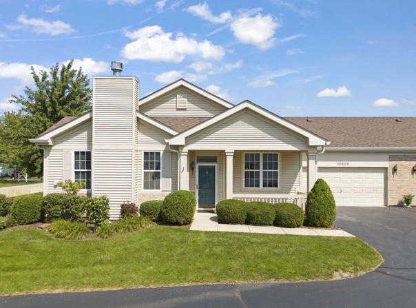 16609 Buckner Pond Way, Crest Hill, IL 60403