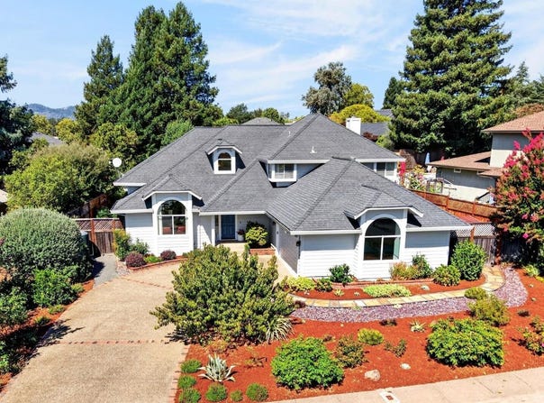421 Greens Drive, Healdsburg, CA 95448