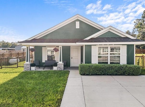 1981 N Roberts Trl, Bell, FL 32619