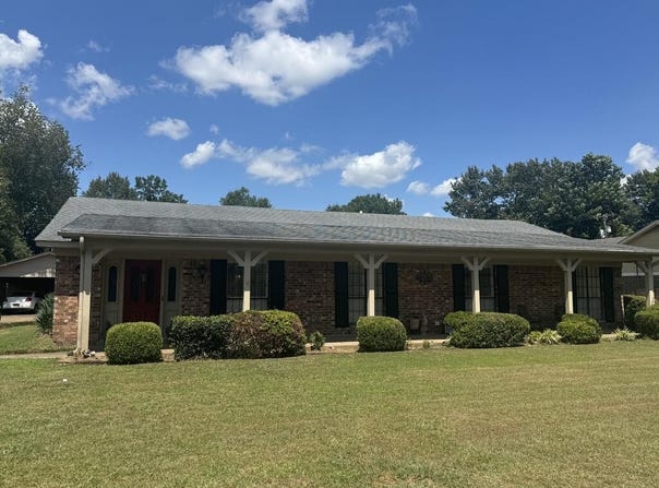 913 W BARTON STREET, West Memphis, AR 72301