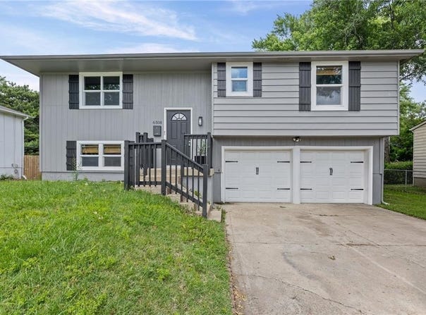 6508 E 155th Street, Grandview, MO 64030