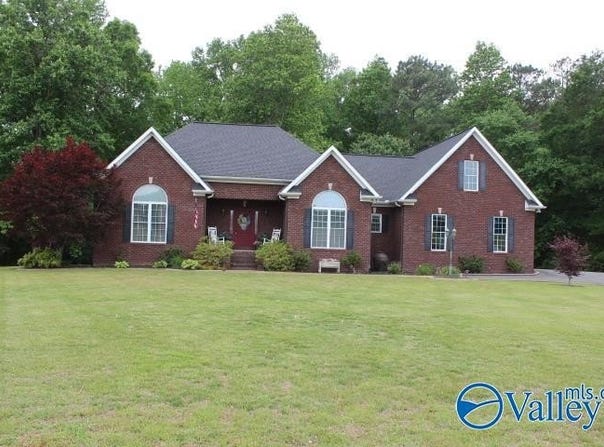 152 West Drive, Fyffe, AL 35971