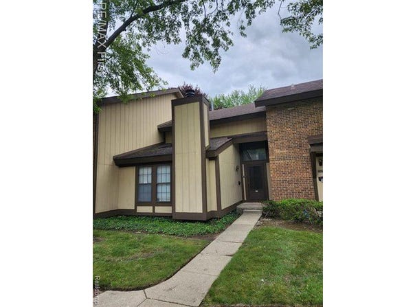 25311 Greenbrooke Drive, Southfield, MI 48033