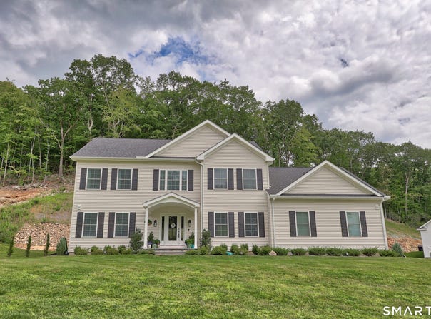 18 Hunting Ridge Road, Middlebury, CT 06762