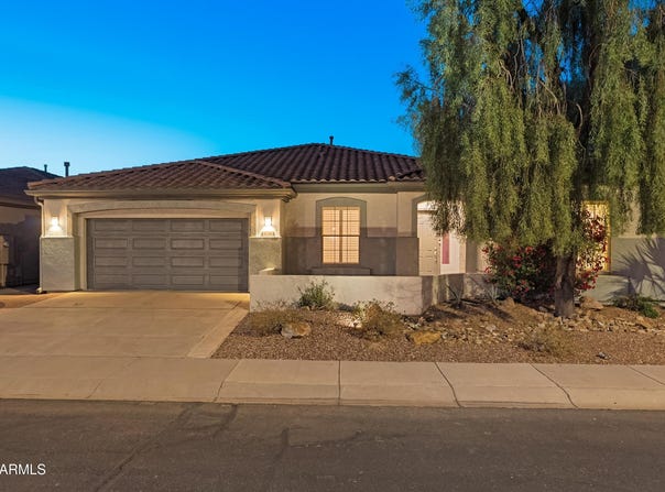 4248 E SOURWOOD Drive, Gilbert, AZ 85298