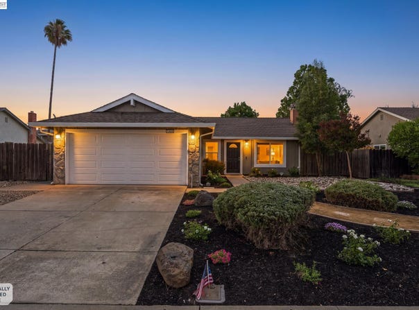 1665 Honeysuckle Rd, Livermore, CA 94551