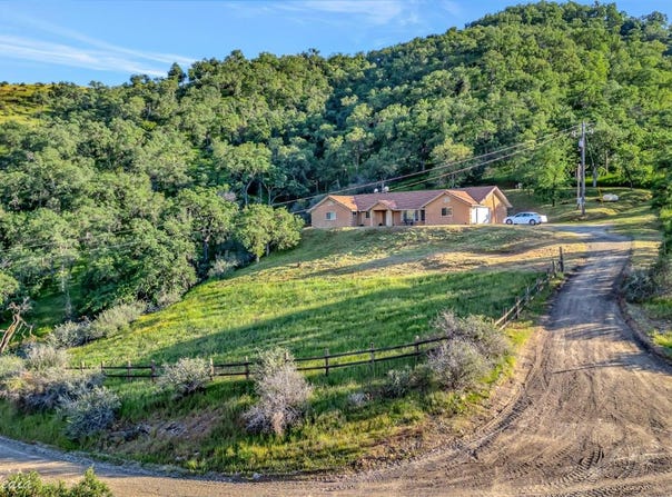 27557 Paradise Valley Lane, Clovis, CA 93619
