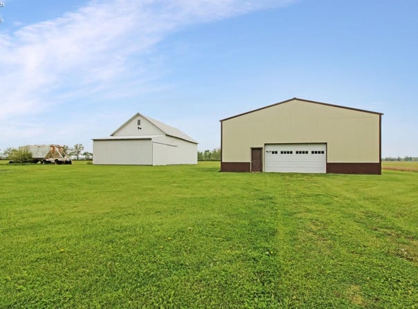 W Bloom Road, Oak Harbor, OH 43449