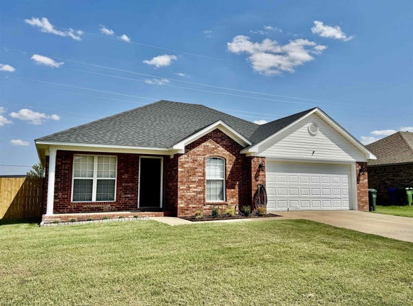 2430 Apple Blossom, Conway, AR 72034