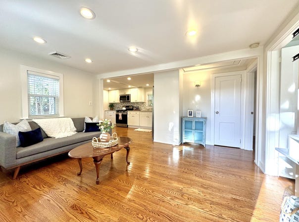 19 Tevyaw Road, Hyannis, MA 02601