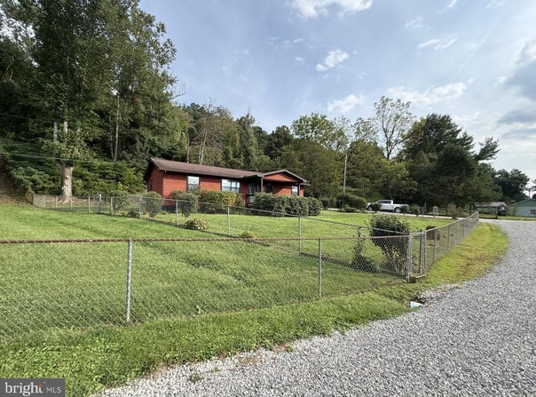 142 OLD ROUTE 2, LESAGE, WV 25537
