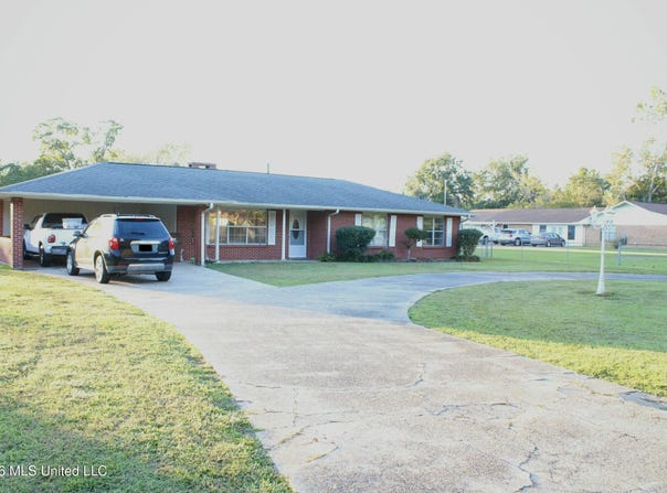 411 N Seal Avenue, Long Beach, MS 39560