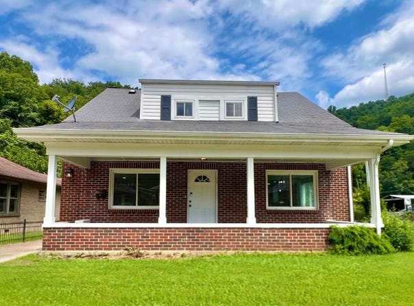 57 Cornelia Ave., Whitesburg, KY 41858