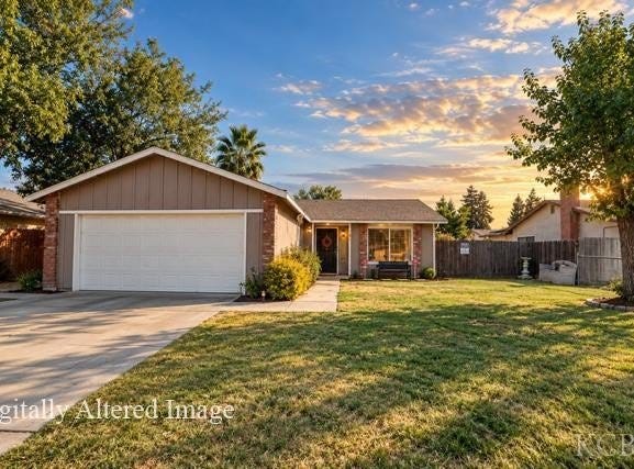 4625 W Paradise Avenue, Visalia, CA 93277