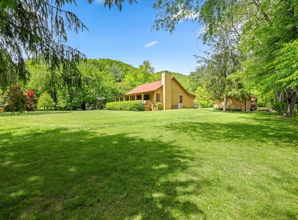 300 Bugle Boy Dr, Cullowhee, NC 28723