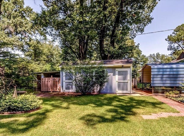 1227 COLONIAL Rd, Memphis, TN 38117