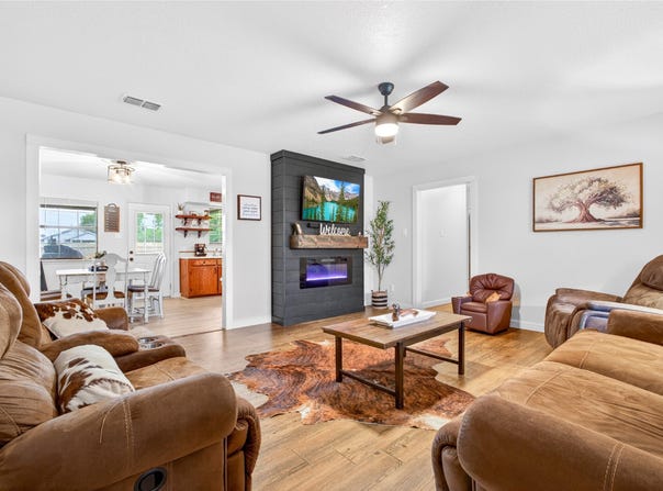 703 S College Street, Celeste, TX 75423