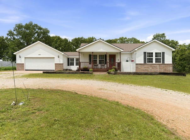 499 Community Drive, Marshfield, MO 65706