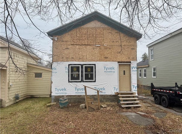 75 E 10 1/2 Street, Oswego, NY 13126