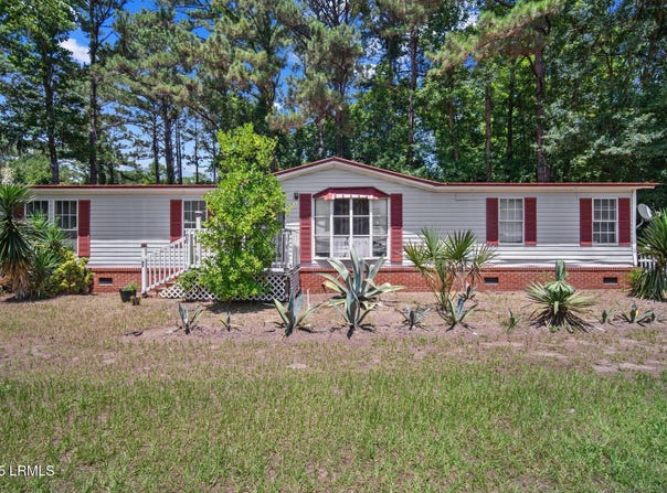 196 Tom Fripp Road, St. Helena Island, SC 29920