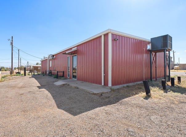 256 E Service Road, Tulia, TX 79088