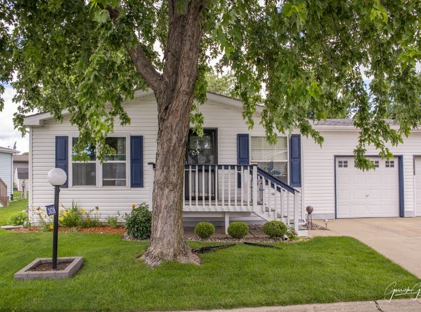 242A Meadowlark Lane, Sandwich, IL 60548