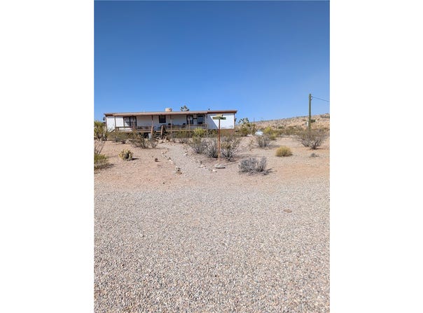 515 Driftwood Way, Meadview, AZ 86444
