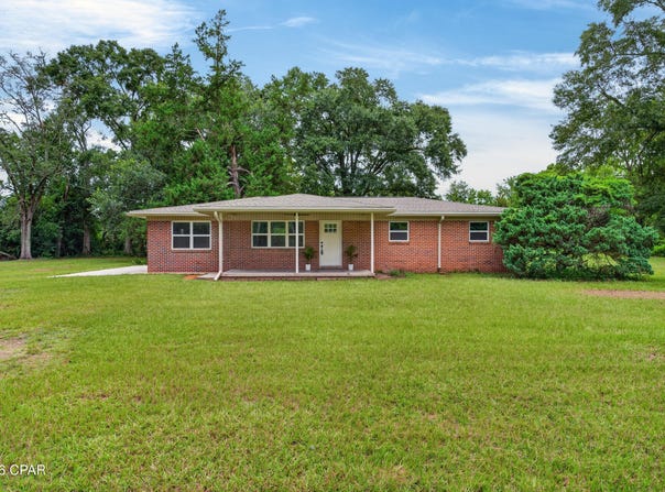 1214 Johnson Avenue, Chipley, FL 32428