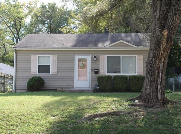 2409 NE Pursell Road, Gladstone, MO 64118