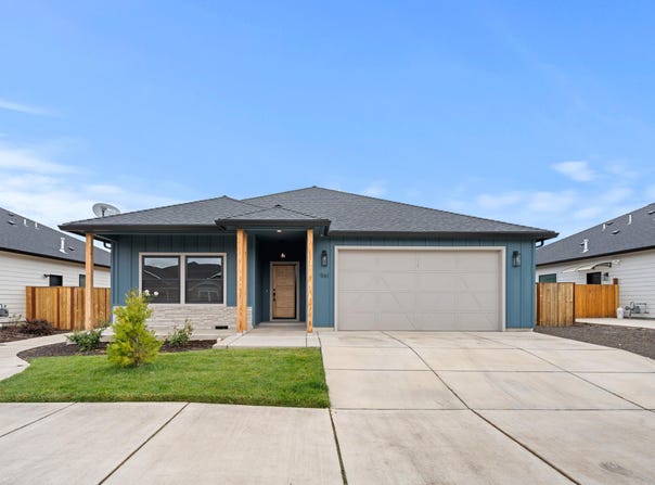 961 Arrowhead Trail, Eagle Point, OR 97524