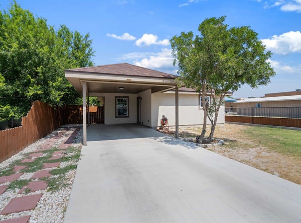 703 W Bean, Del Rio, TX 78840