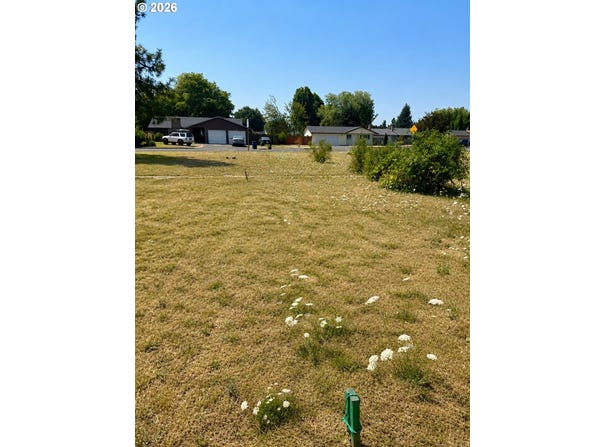 ROYAL Ave, Eugene, OR 97402