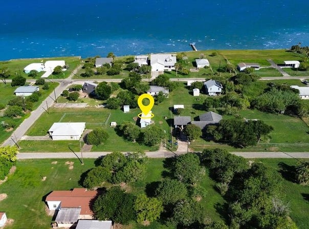 424 First St., Bayside, TX 78340