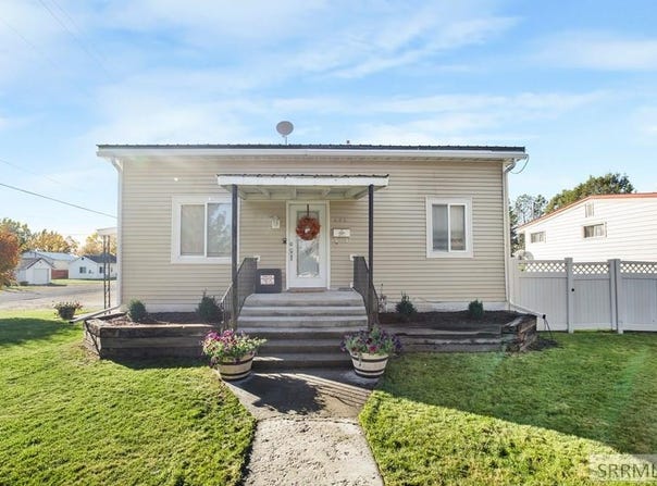 406 W 2nd N, St Anthony, ID 83445