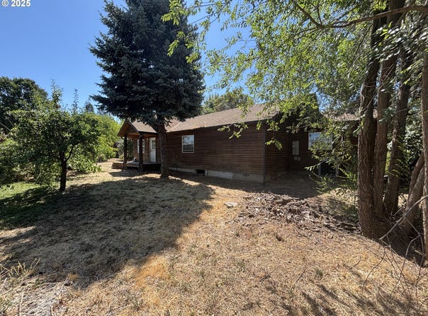 1931 SLEEPY HOLLOW Loop, GrantsPass, OR 97527