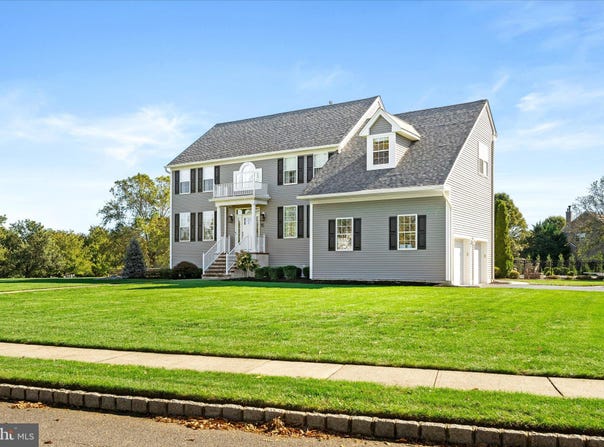 15 SMITH Drive, ALLENTOWN, NJ 08501