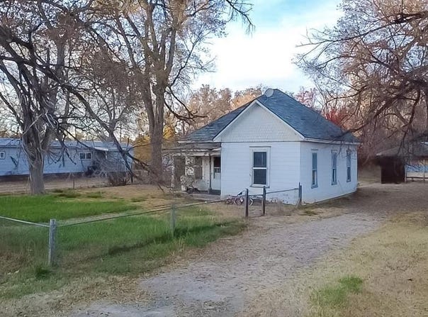 11 Seeley, La Junta, CO 81050