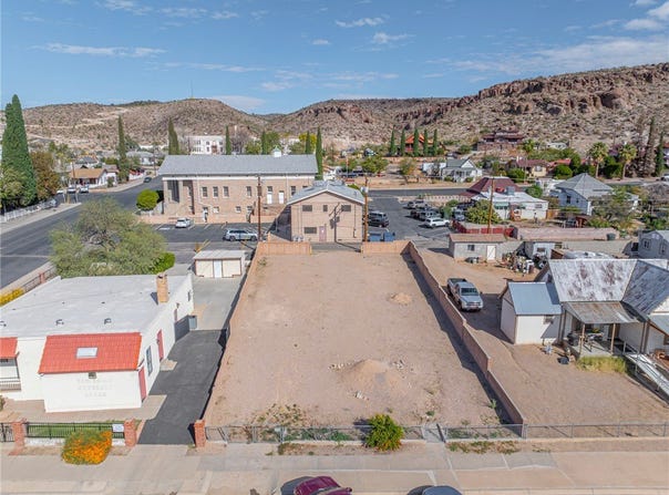 507 E Oak Street, Kingman, AZ 86401