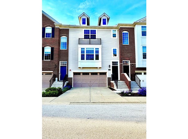 38 Neri Drive, Schaumburg, IL 60194